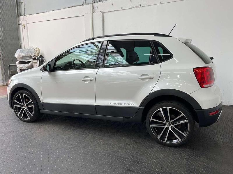 Gebraucht VW Polo Cross 90 PS (66 kW) 2013 Oryxweiss Kleinwagen