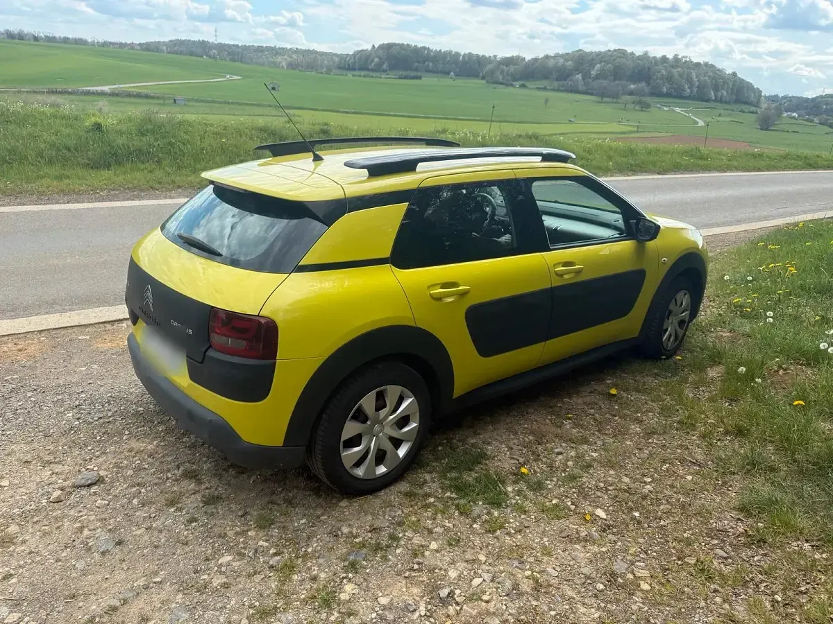 Gebraucht Citroën C4 Cactus 82 PS (60 kW) 2015 Gelb Kleinwagen