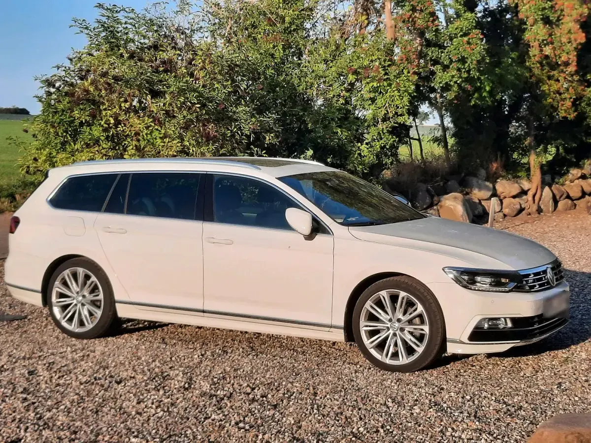 Gebraucht VW Passat 220 PS (161 kW) 2018 Weiß Kombi