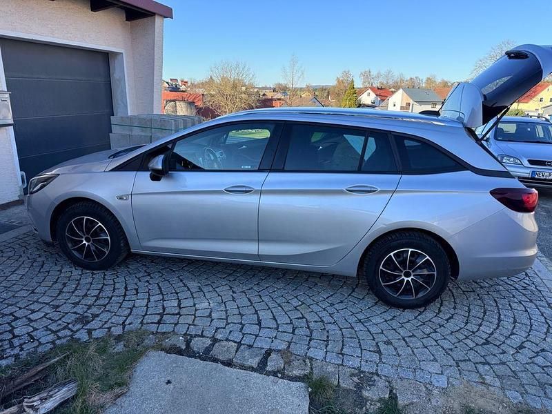 Gebraucht Opel Astra Dynamic 125 PS (91 kW) 2017 Silber Kombi