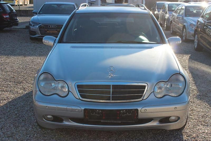 Gebraucht Mercedes C180 143 PS (105 kW) 2003 Silber Kombi