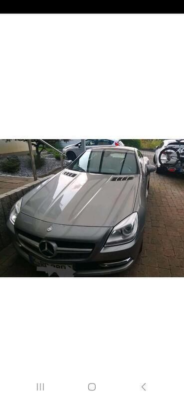 Grau Gebraucht 2012 Mercedes SLK200 Cabrio | 16.900 € - Bild 1/4
