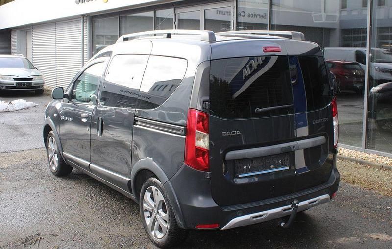 Gebraucht Dacia Dokker Stepway 90 PS (66 kW) 2017 Grau Van / Kleinbus