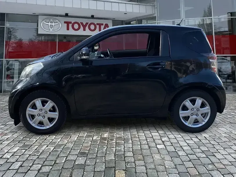 Second-hand Toyota iQ Basis 68 CP (50 kW) 2009 Negru Hatchback