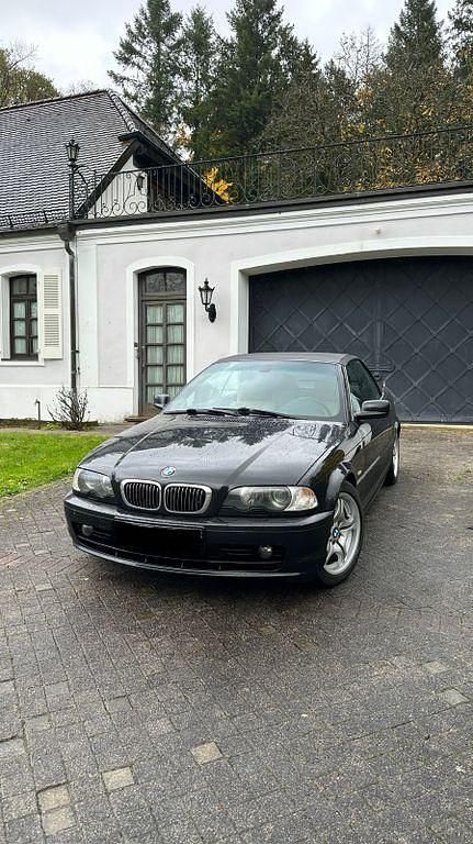 Schwarz Gebraucht 2001 BMW 325 Cabriolet Sport Line Cabrio | 7.350 € (Fairer Preis) - Bild 1/4