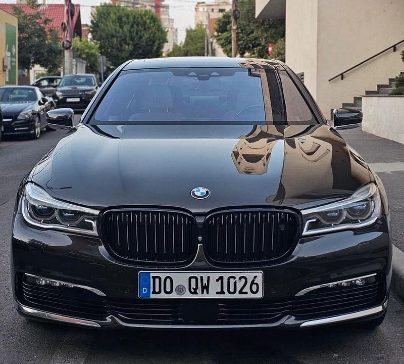 Schwarz Gebraucht 2016 BMW 740L Performance Limousine | 27.800 € (Fairer Preis) - Bild 1/4