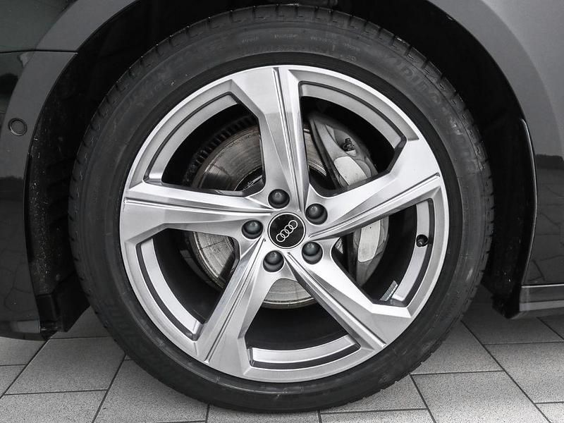 Gebraucht Audi A6 S-Line 286 PS (210 kW) 2024 Mythosschwarz metallic Kombi