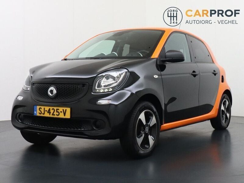 Schwarz Gebraucht 2018 Smart ForFour Limousine | 8.250 € (Guter Preis) - Bild 1/4