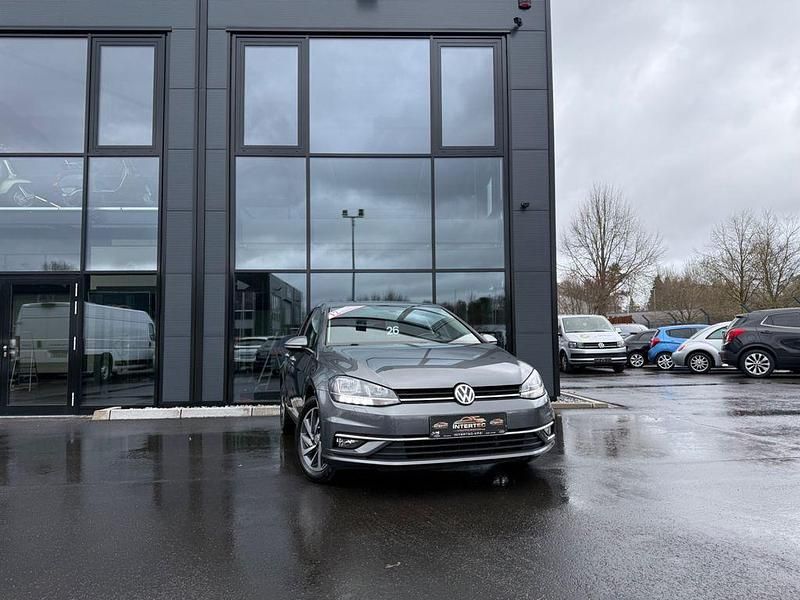 Gebraucht VW Golf VII Sound 110 PS (80 kW) 2018 Grau Limousine