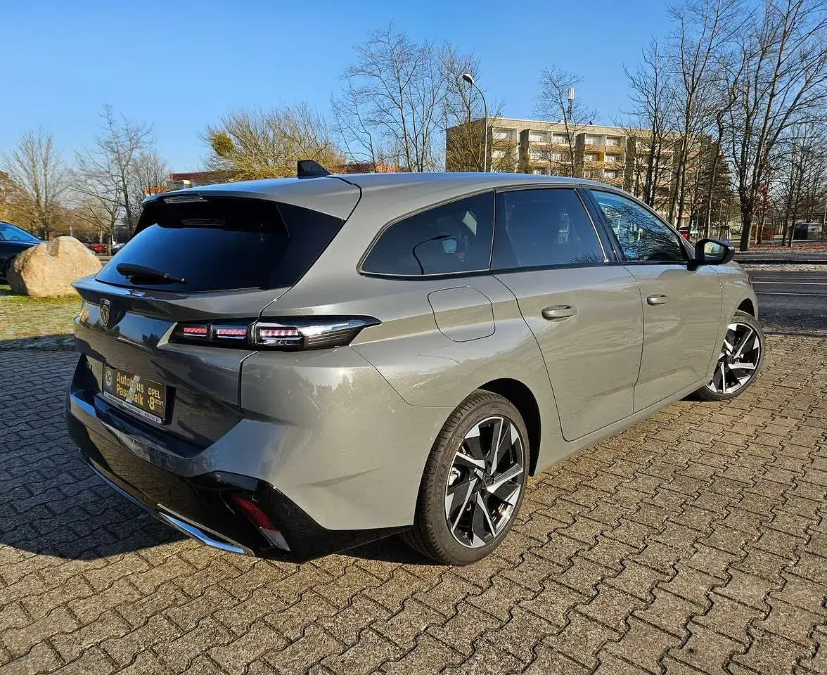 Gebraucht Peugeot 308 SW Allure 131 PS (96 kW) 2025 Selenium grau metallic Kombi