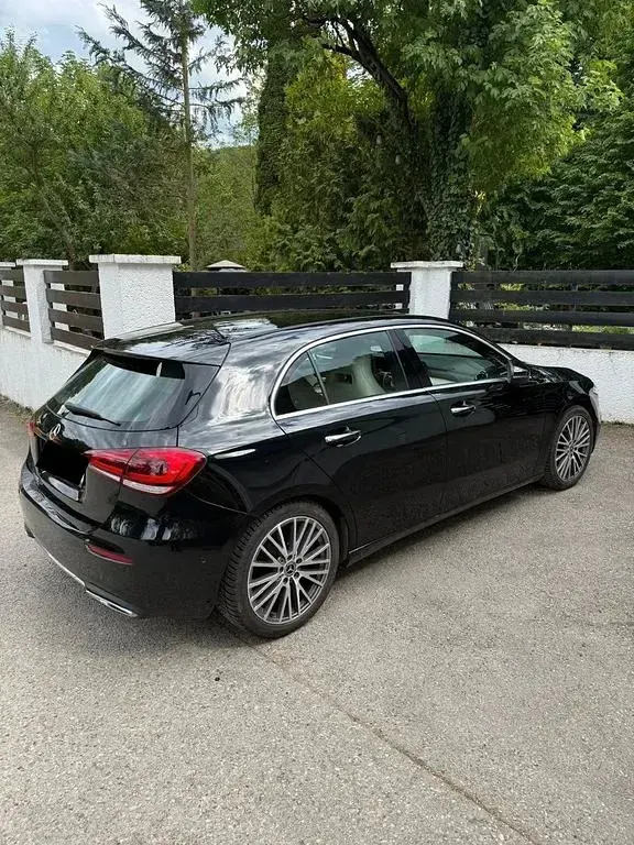 Gebraucht Mercedes A180 136 PS (100 kW) 2021 Schwarz Limousine
