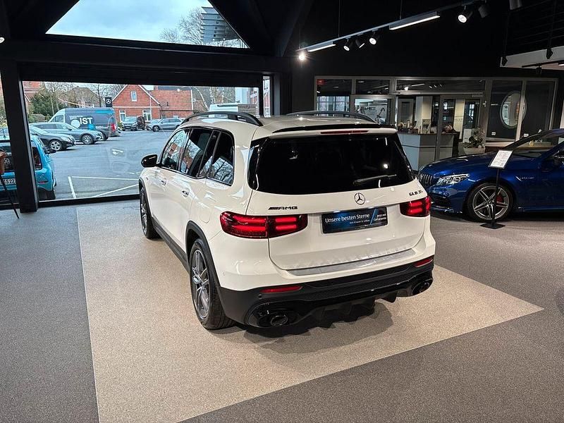 Gebraucht Mercedes GLB35 AMG line 306 PS (225 kW) 2024 Unilack polarweiß SUV