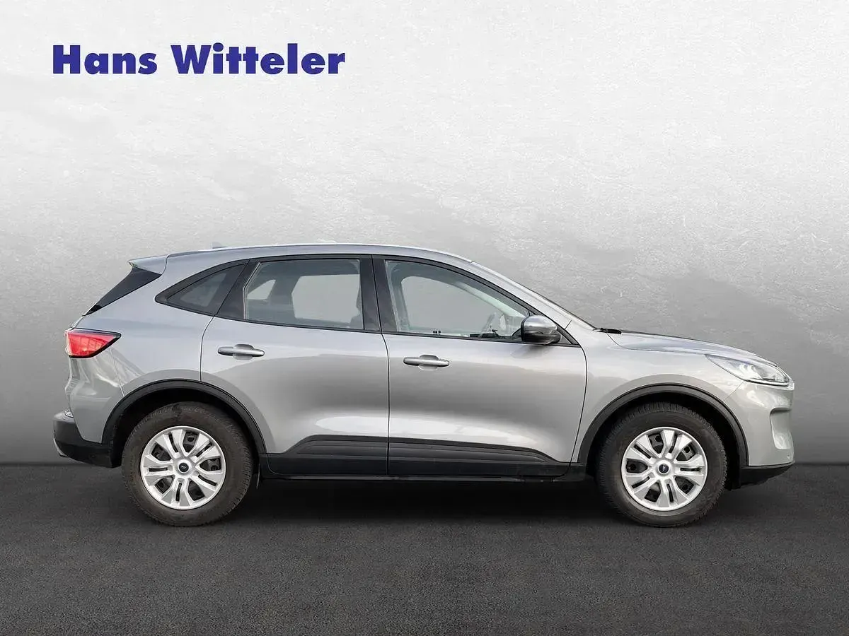 Gebraucht Ford Kuga Cool & Connect 150 PS (110 kW) 2021 Solarsilber SUV