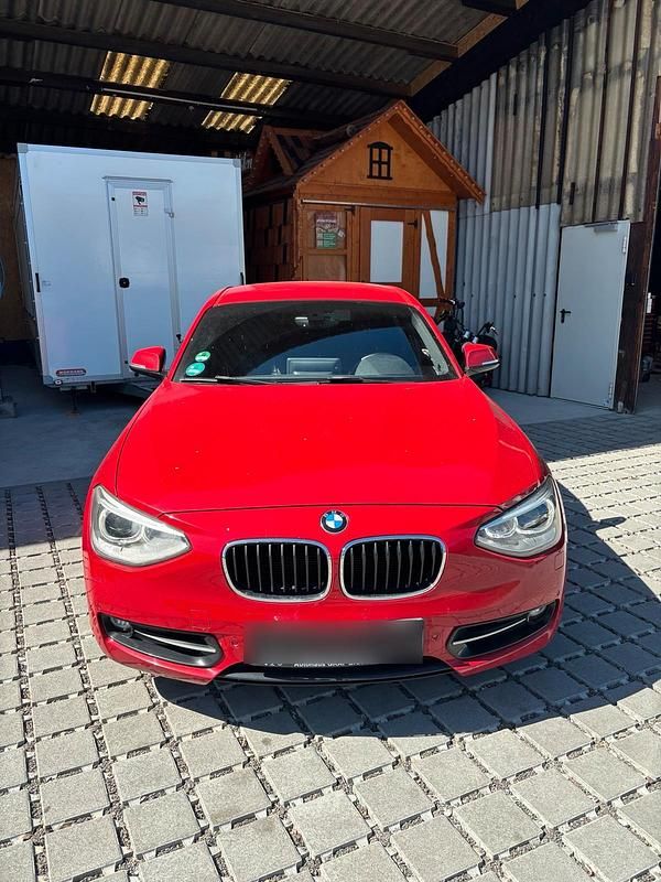 Gebraucht BMW 118 170 PS (125 kW) 2011 Rot Kleinwagen