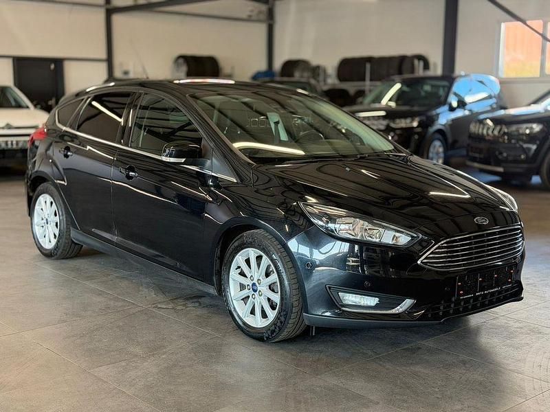 Gebraucht Ford Focus Titanium 125 PS (91 kW) 2015 Blau Limousine