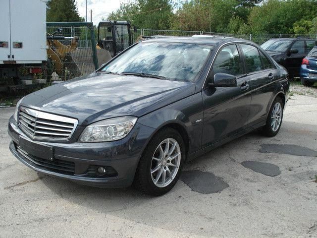 Gebraucht Mercedes C180 156 PS (114 kW) 2010 Grau Limousine