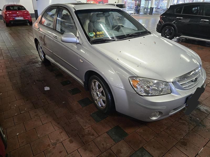 Gebraucht Kia Cerato 150 PS (110 kW) 2005 Silber Limousine