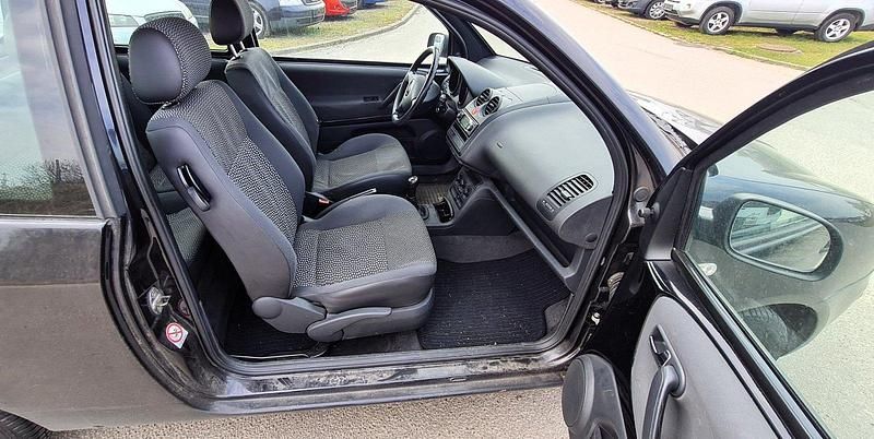 Gebraucht Seat Arosa Prima 50 PS (36 kW) 2004 Schwarz Kleinwagen