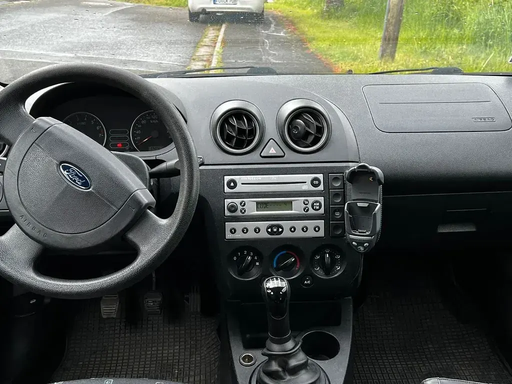 Gebraucht Ford Fiesta Ambiente 69 PS (50 kW) 2004 Blau Kleinwagen