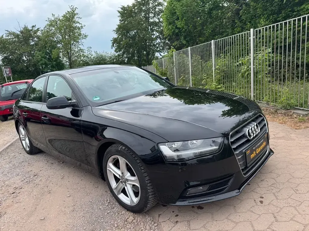 Używany Audi A4 Ambition 177 KM (130 kW) 2015 Czarny Sedan/Limuzyna