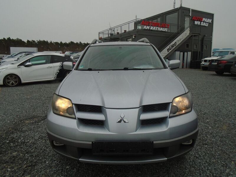 Silber Gebraucht 2003 Mitsubishi Outlander SUV | 1.950 € (Fairer Preis) - Bild 1/4