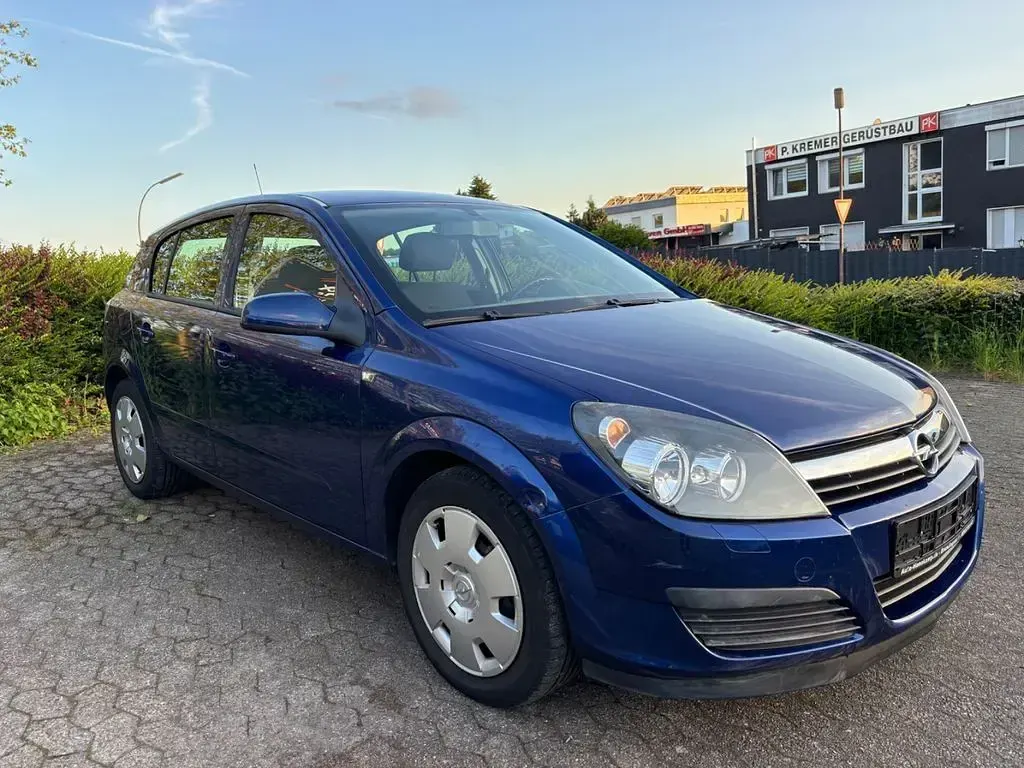 Gebraucht Opel Astra Edition 105 PS (77 kW) 2006 Ultrablau mi2 Limousine