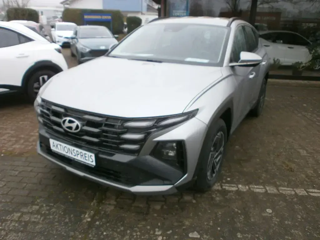 Gebraucht Hyundai Tucson 160 PS (117 kW) 2024 Shimmering silver/verschieden SUV