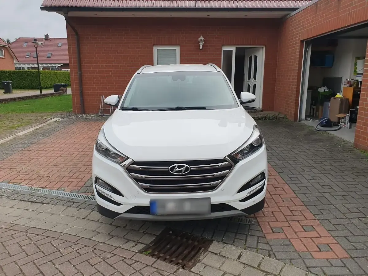 Gebraucht Hyundai Tucson 185 PS (136 kW) 2016 Weiß SUV