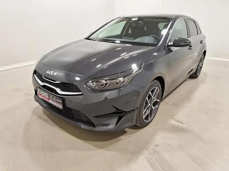Neu Kia Ceed Style 140 PS (102 kW) 2025 Wolf grey Kleinwagen