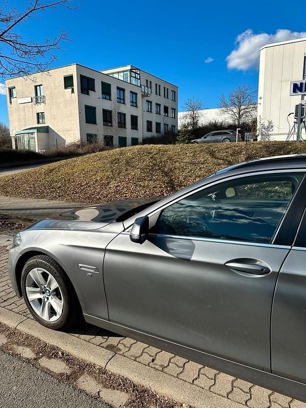 Gebraucht BMW 520 190 PS (139 kW) 2016 Silber Kombi
