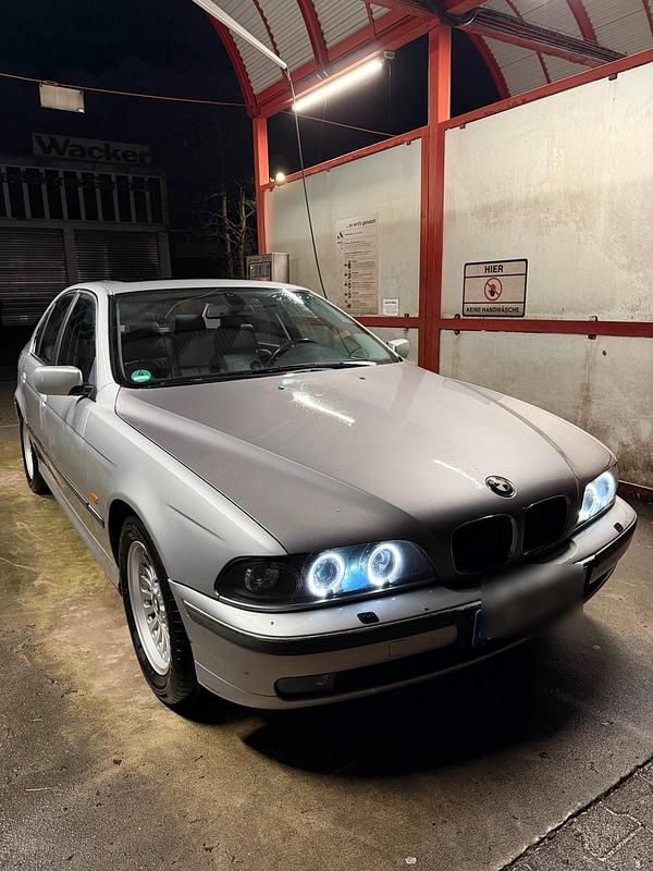 Gebraucht BMW 528 193 PS (141 kW) 1999 Silber Limousine