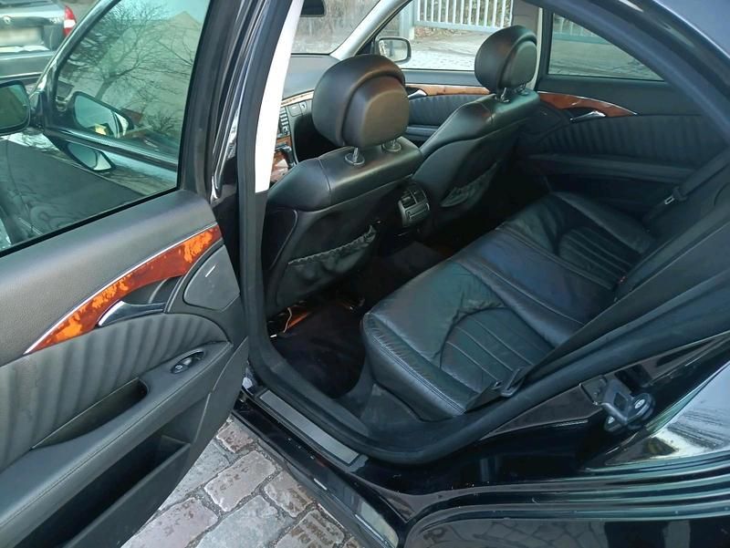 Gebraucht Mercedes E320 224 PS (164 kW) 2007 Schwarz Limousine