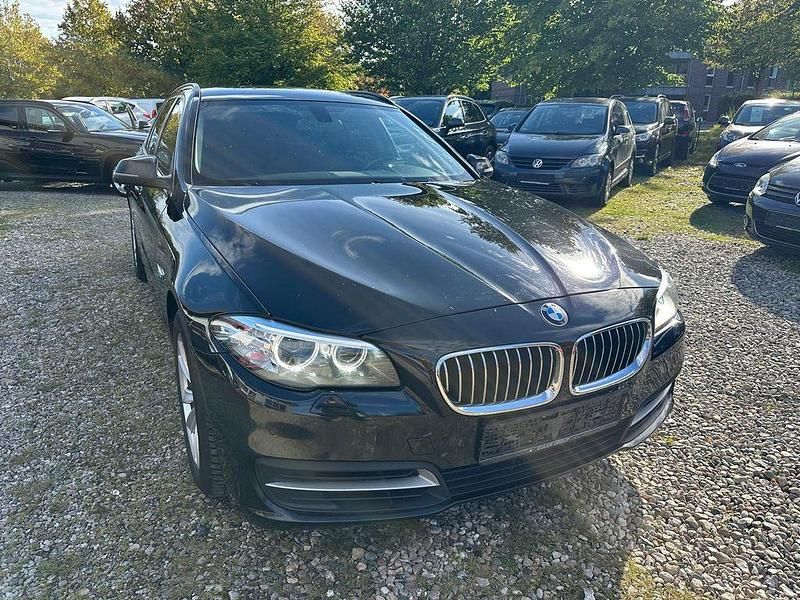 Schwarz Gebraucht 2015 BMW 520 Kombi | 9.500 € (Guter Preis) - Bild 1/4