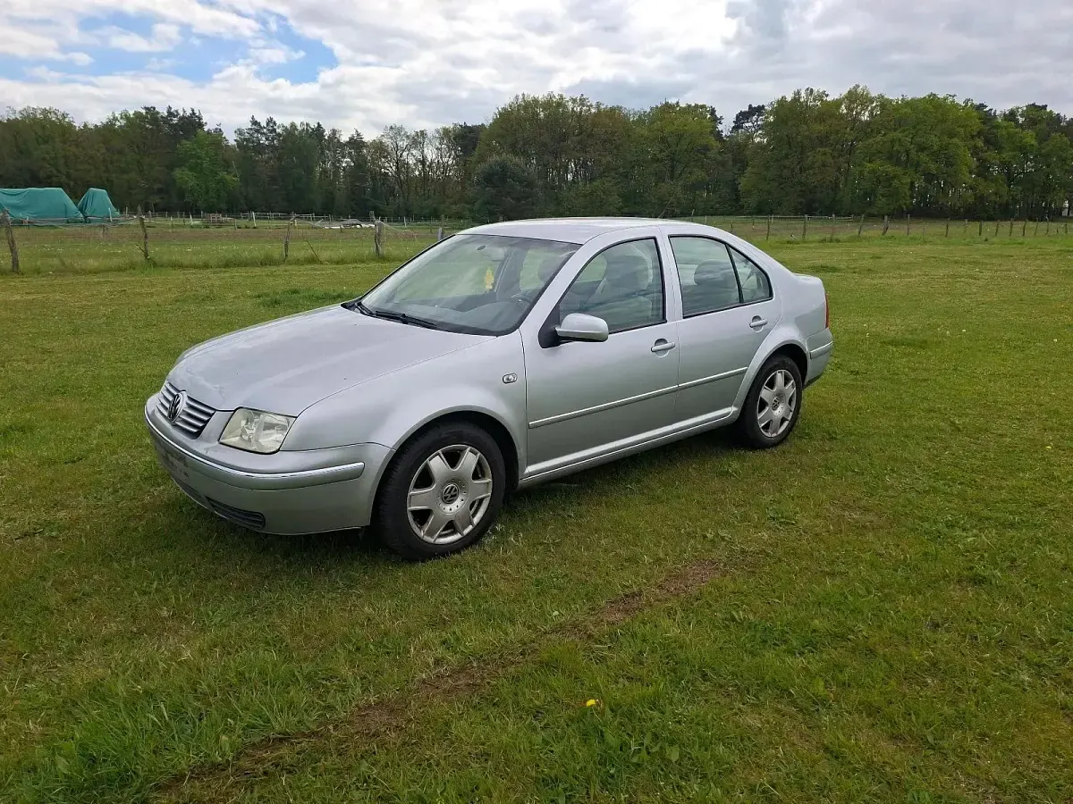 Gebraucht VW Bora 110 PS (80 kW) 2003 Grau Limousine
