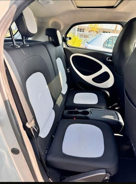 Gebraucht Smart ForFour Passion 71 PS (52 kW) 2015 Silber Kleinwagen