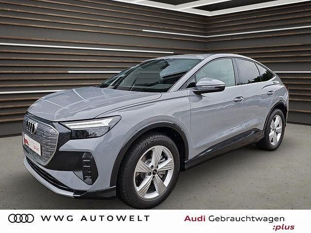 Grau Gebraucht 2025 Audi Q4 Sportback e-tron Sport SUV | 51.950 € (Fairer Preis) - Bild 1/4