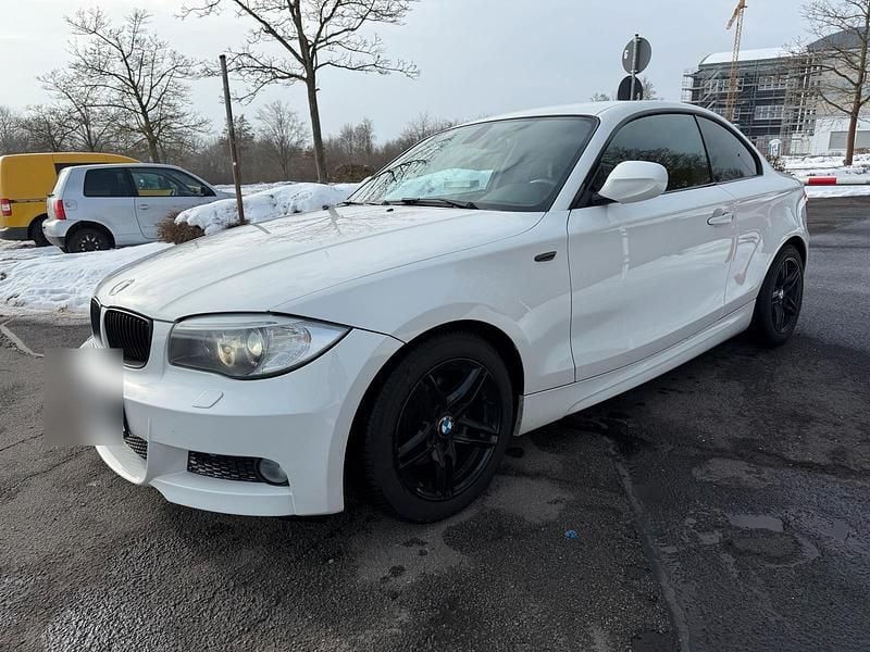 Weiß Gebraucht 2012 BMW 118 Coupé M Sport Coupé | 7.000 € (Fairer Preis) - Bild 1/4