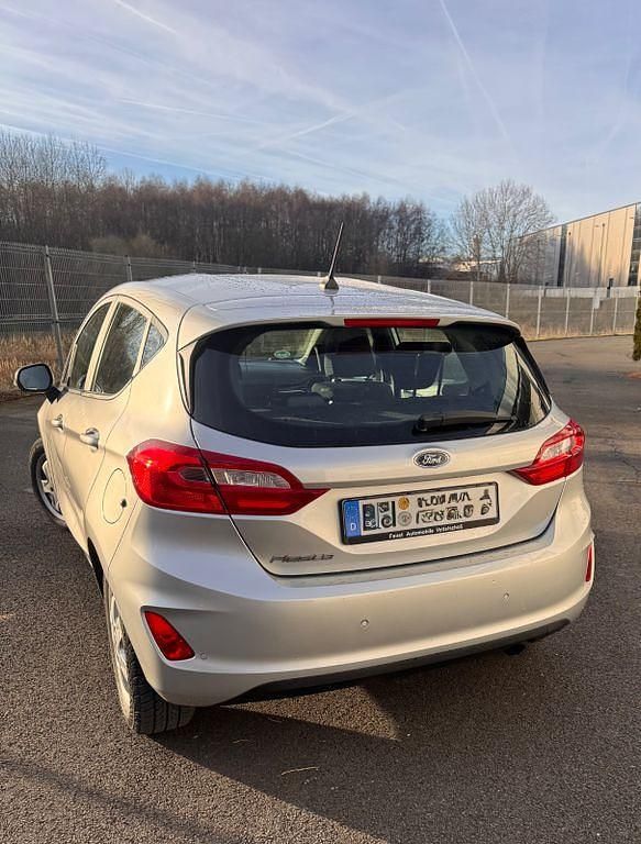 Gebraucht Ford Fiesta Cool & Connect 101 PS (74 kW) 2018 Silber Kleinwagen