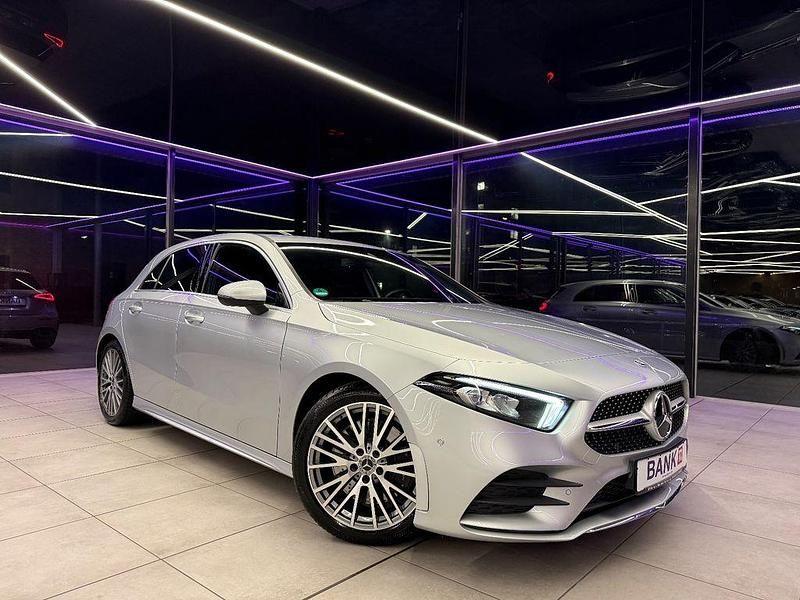 Silber Gebraucht 2018 Mercedes A250 AMG Limousine | 21.390 € (Guter Preis) - Bild 1/4