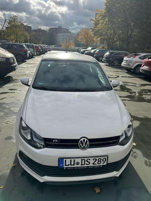 Weiß Gebraucht 2014 VW Polo Highline Kleinwagen | 8.000 € (Fairer Preis) - Bild 1/4
