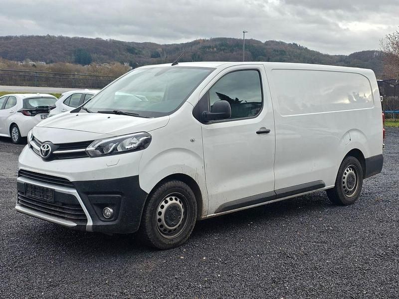 Weiß Gebraucht 2019 Toyota Proace Van / Kleinbus | 16.990 € (Guter Preis) - Bild 1/4