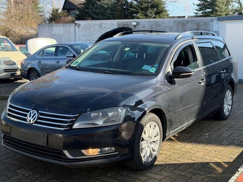Gebraucht VW Passat 140 PS (102 kW) 2013 Schwarz Kombi