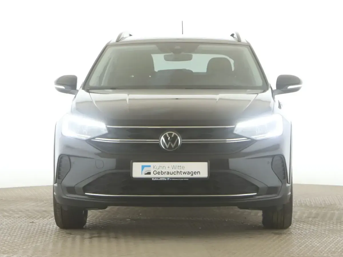 Gebraucht VW Taigo Move 110 PS (80 kW) 2023 Deep black perleffekt SUV