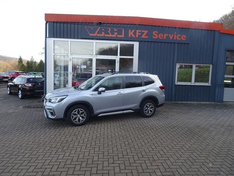 Silber Gebraucht 2020 Subaru Forester Comfort SUV | 25.990 € (Fairer Preis) - Bild 1/4
