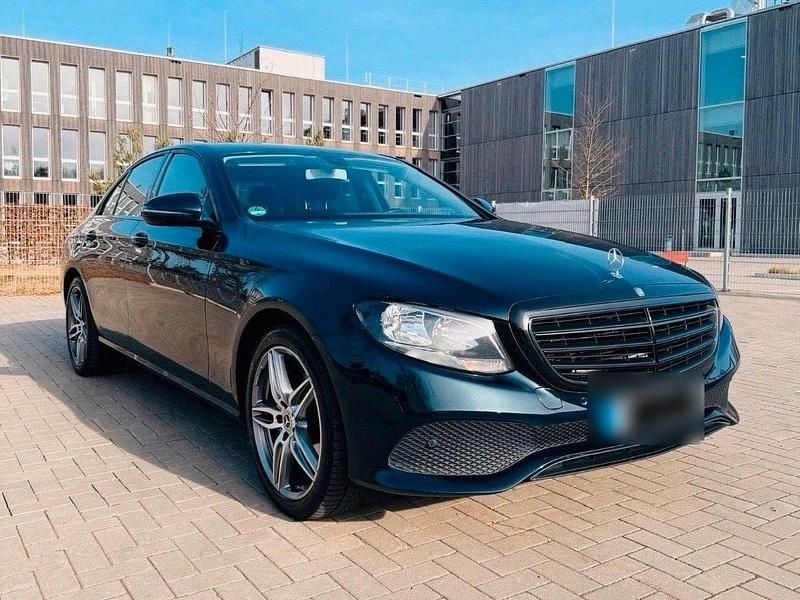 Gebraucht Mercedes E220 AMG 194 PS (142 kW) 2016 Grün Limousine
