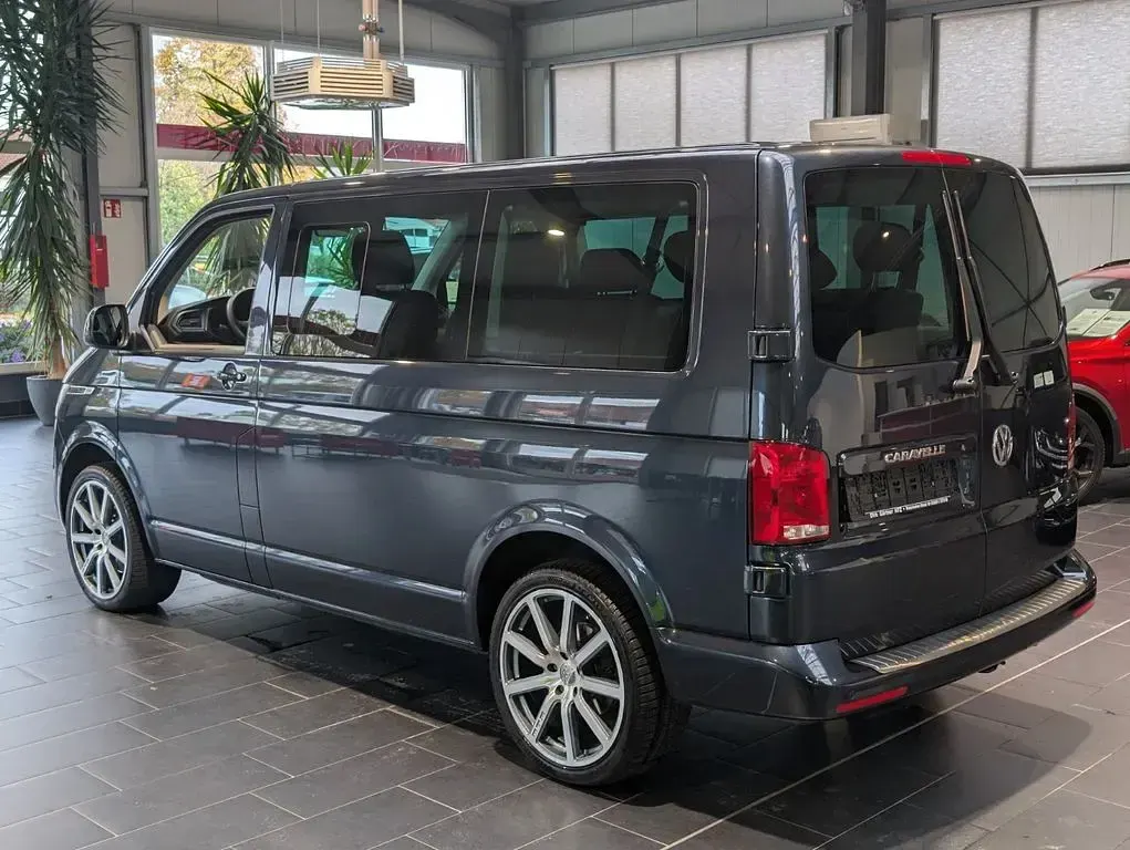 Gebraucht VW T6.1 Comfortline 204 PS (150 kW) 2021 Starlight blue Van