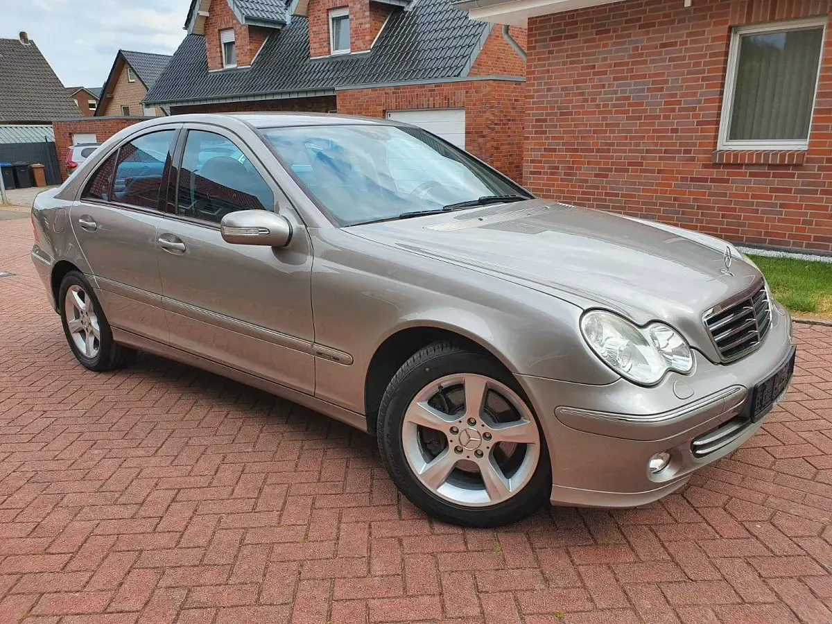 Gebraucht Mercedes C230 Avantgarde 192 PS (141 kW) 2004 Grau Limousine