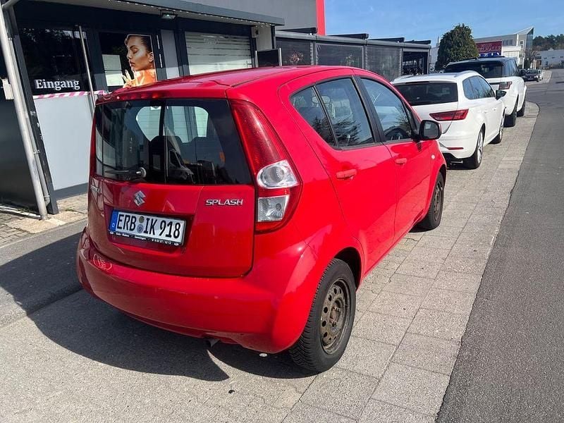 Gebraucht Suzuki Splash Basic 65 PS (47 kW) 2009 Rot Kleinwagen
