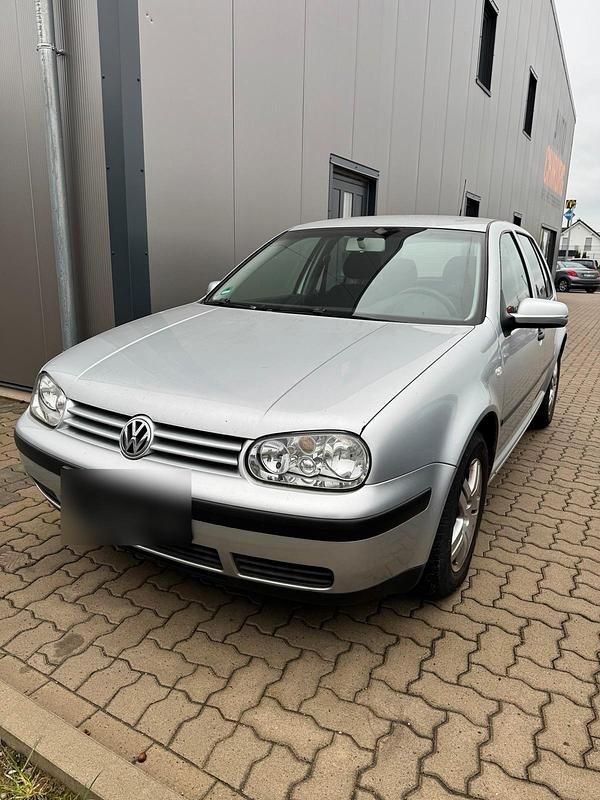 Usata VW Golf IV 75 CV (55 kW) 2002 Argento Utilitaria