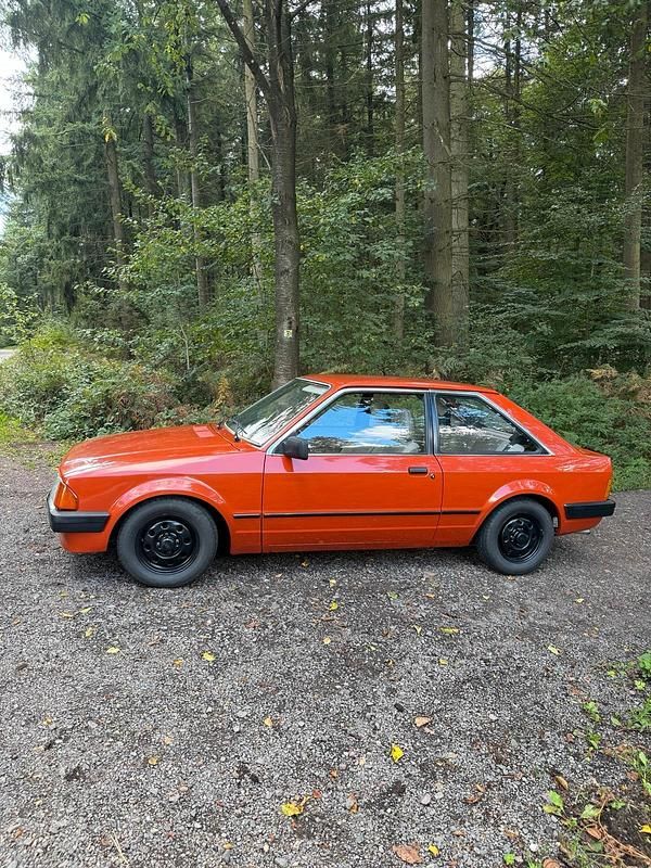 Gebraucht Ford Escort 69 PS (50 kW) 1983 Orange